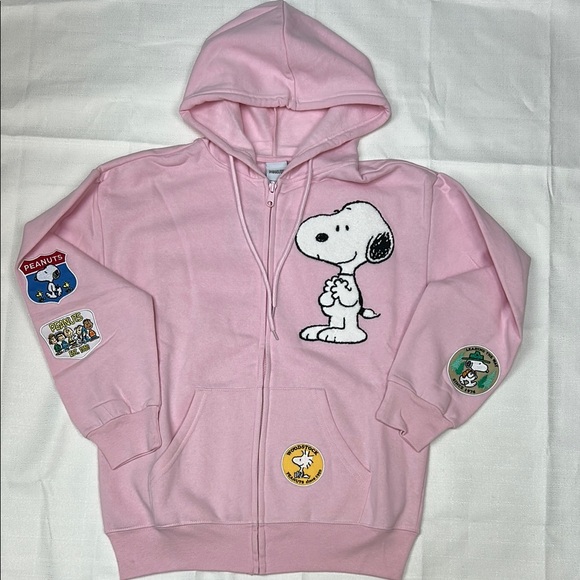 Snoopy embroidered & patch designs zip up jacket with hood NWT! Size M - Picture 1 of 16